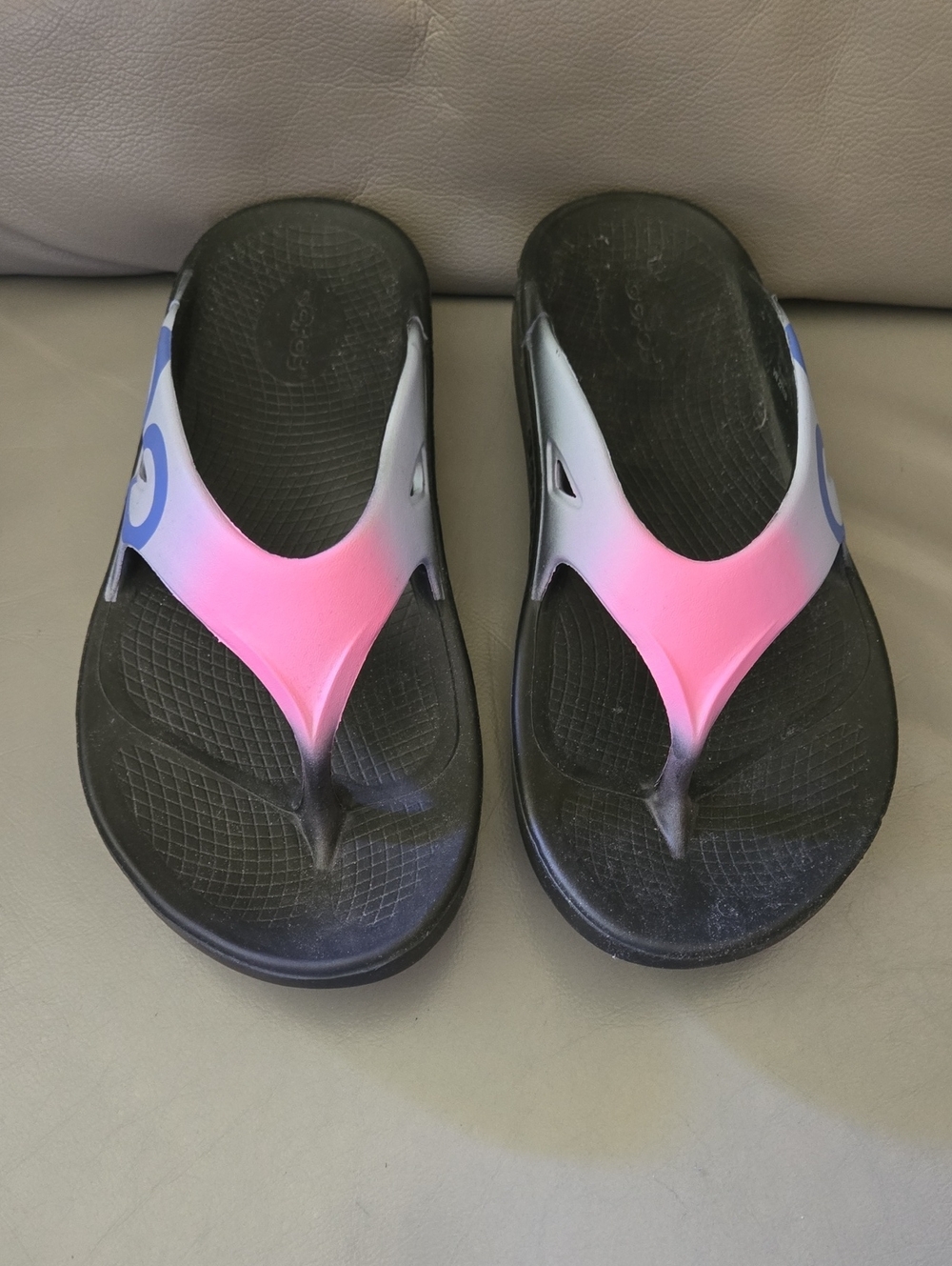 NWOT OOFOS OOriginal Sport Sandal Pink & Blue Ombre Size 10